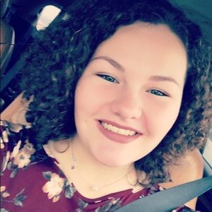 Meet your Posher, Michaela